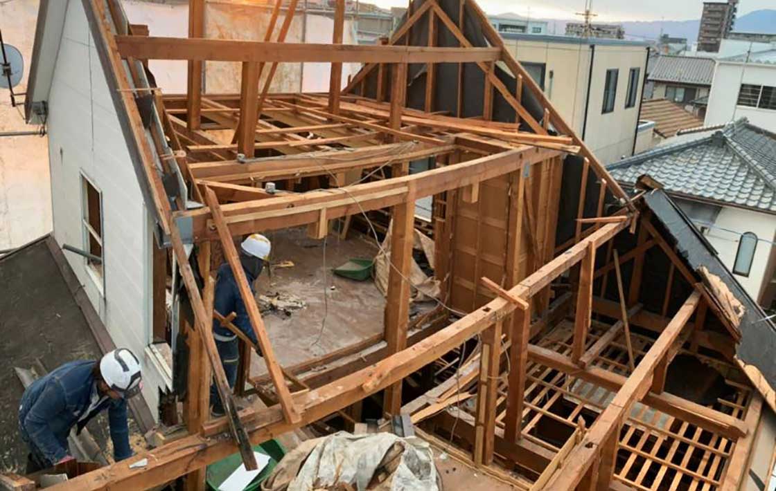 住宅を解体している写真